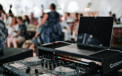Which is Better: a Wedding DJ or a Live Band?